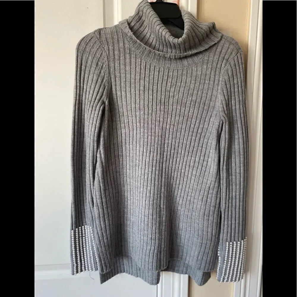 Embellished turtleneck sweater-